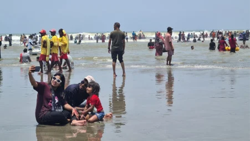 কক্সবাজারে বসেছে কবুতরের মেলা বুঝলে বুঝপাতা